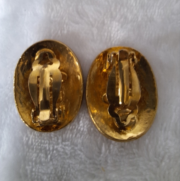 Chanel Earrings - Picture 4 of 8